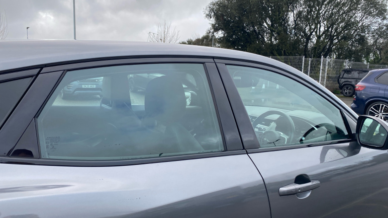 Jaguar E-Pace 2.0 [200] Chequered Flag Edition 5dr Auto Petrol Estate